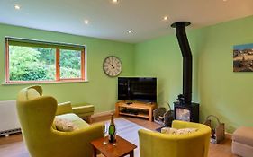 Finest Retreats - Skylarks
